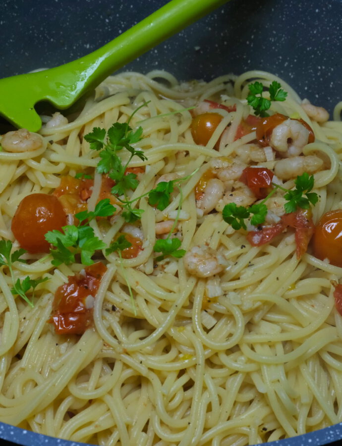 Spagetti mit Shrimps und Tomaten